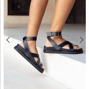 Liberté Leather - Bronte black sandal